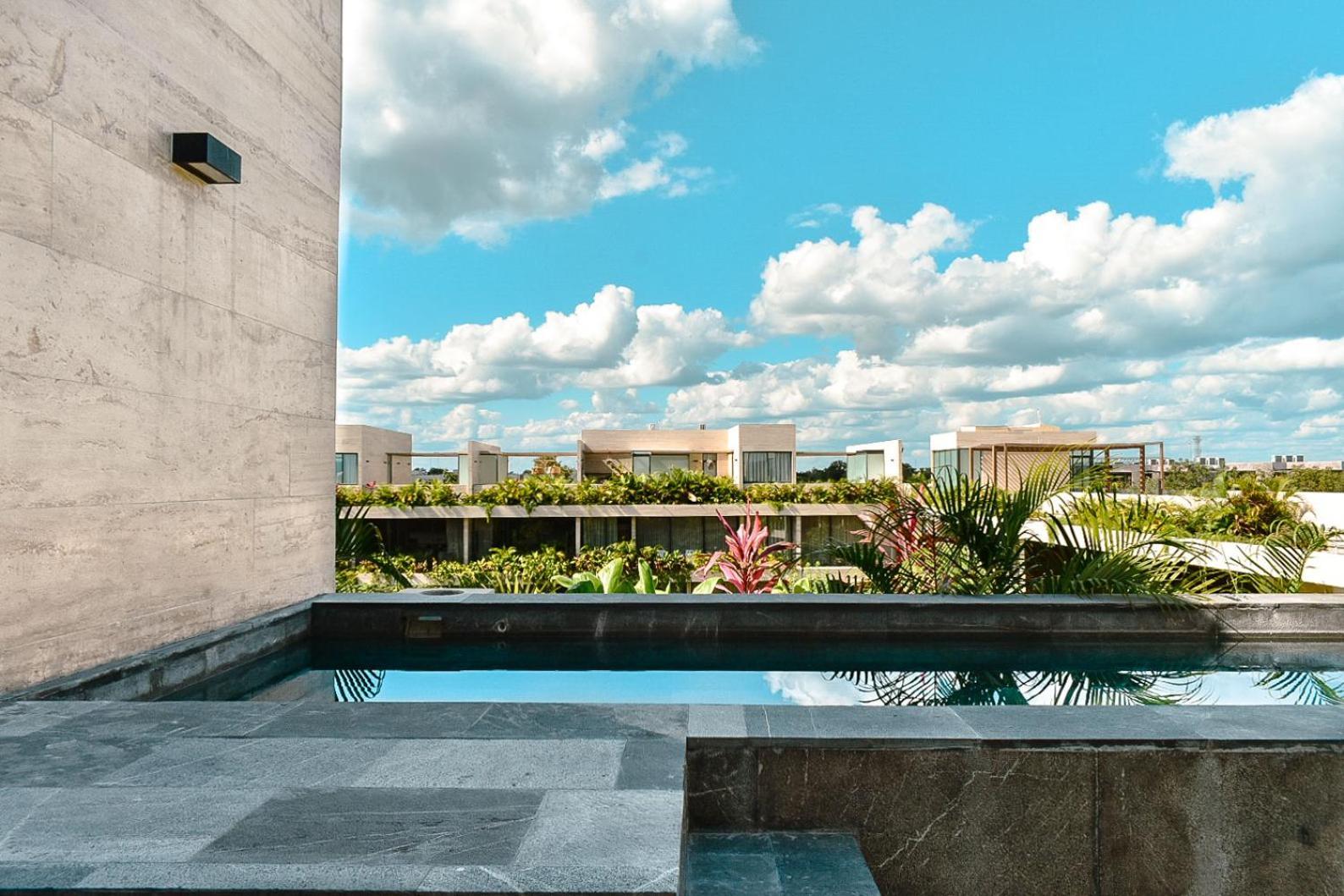Mistiq Aparthotel